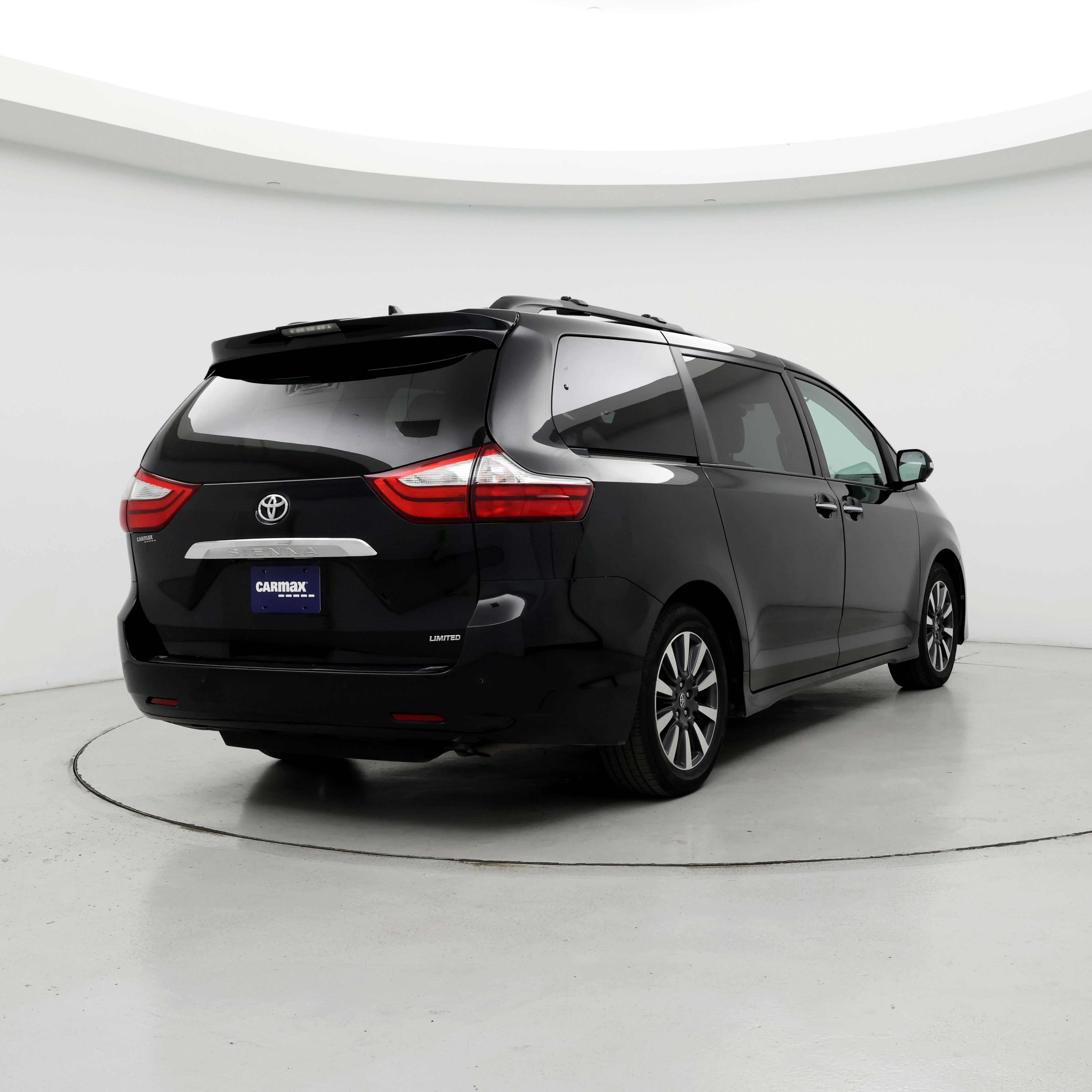 Thumbnail: 2018 Toyota Sienna - 8