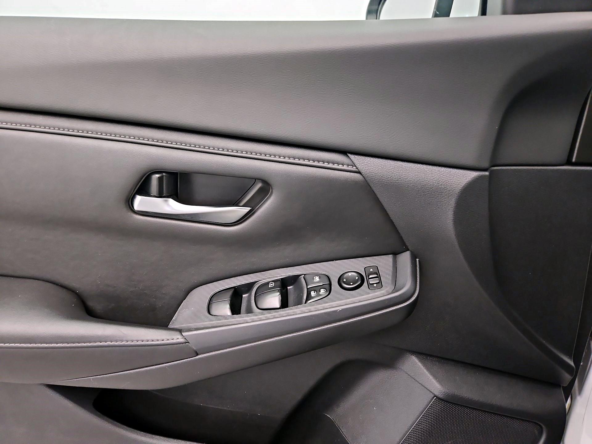 Thumbnail: 2021 Nissan Sentra - 12