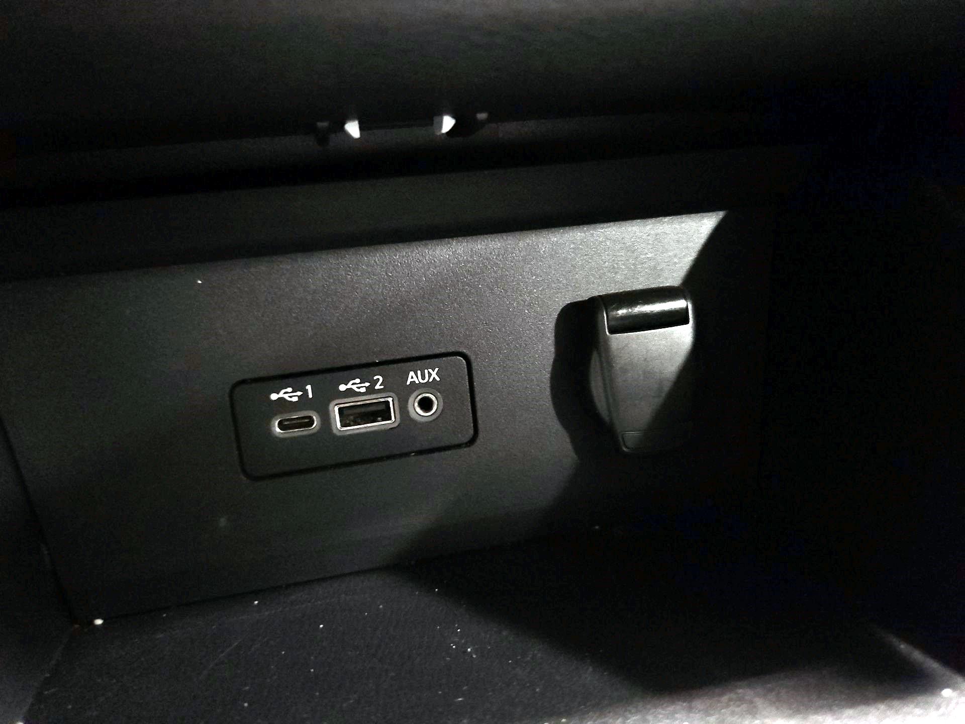 Thumbnail: 2021 Nissan Sentra - 17