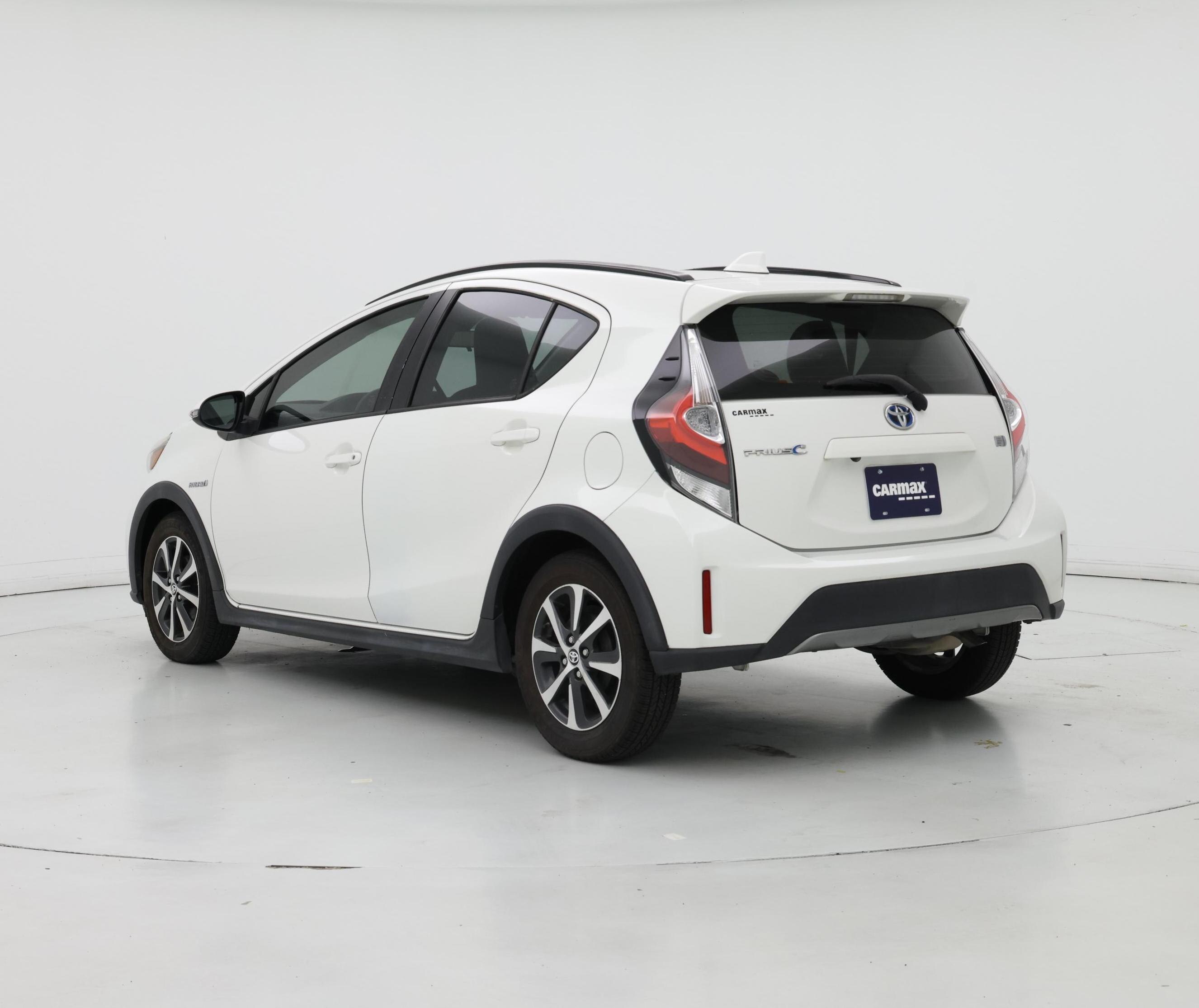 Thumbnail: 2018 Toyota Prius c - 2