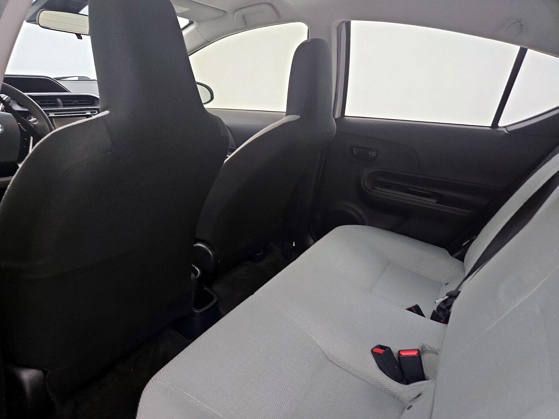 Thumbnail: 2018 Toyota Prius c - 19