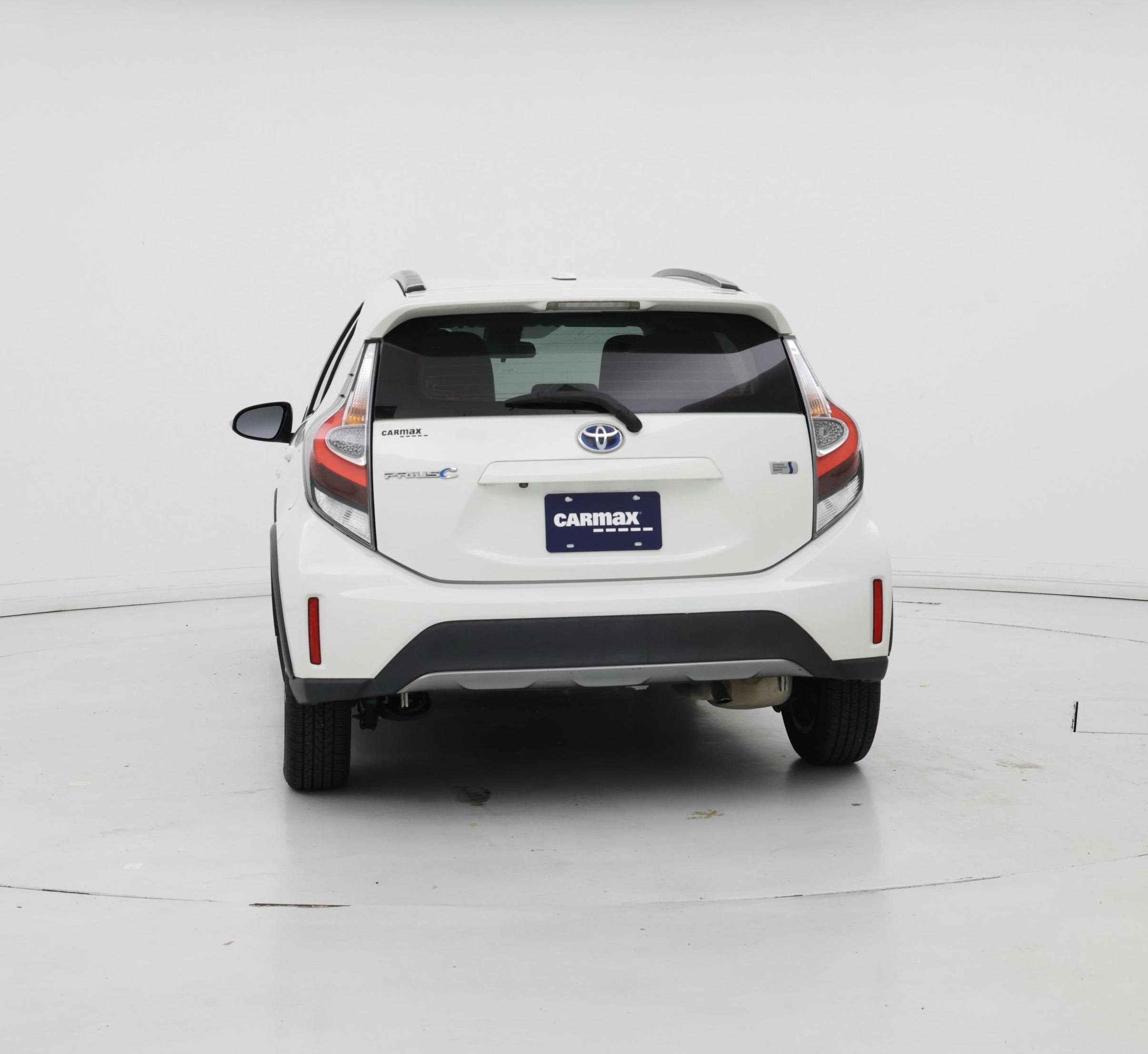 Thumbnail: 2018 Toyota Prius c - 6