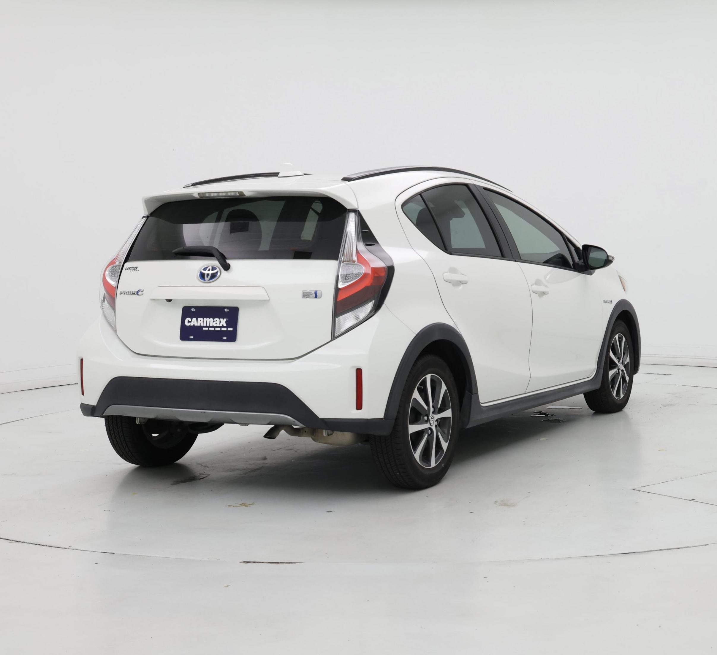 Thumbnail: 2018 Toyota Prius c - 8