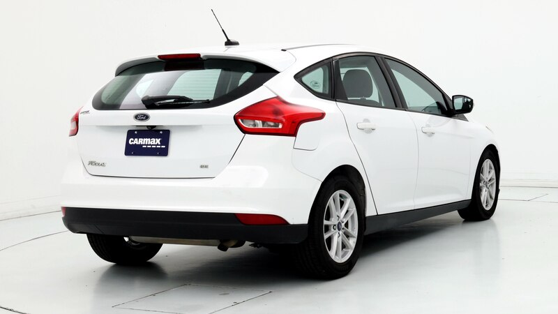 2017 Ford Focus SE 8