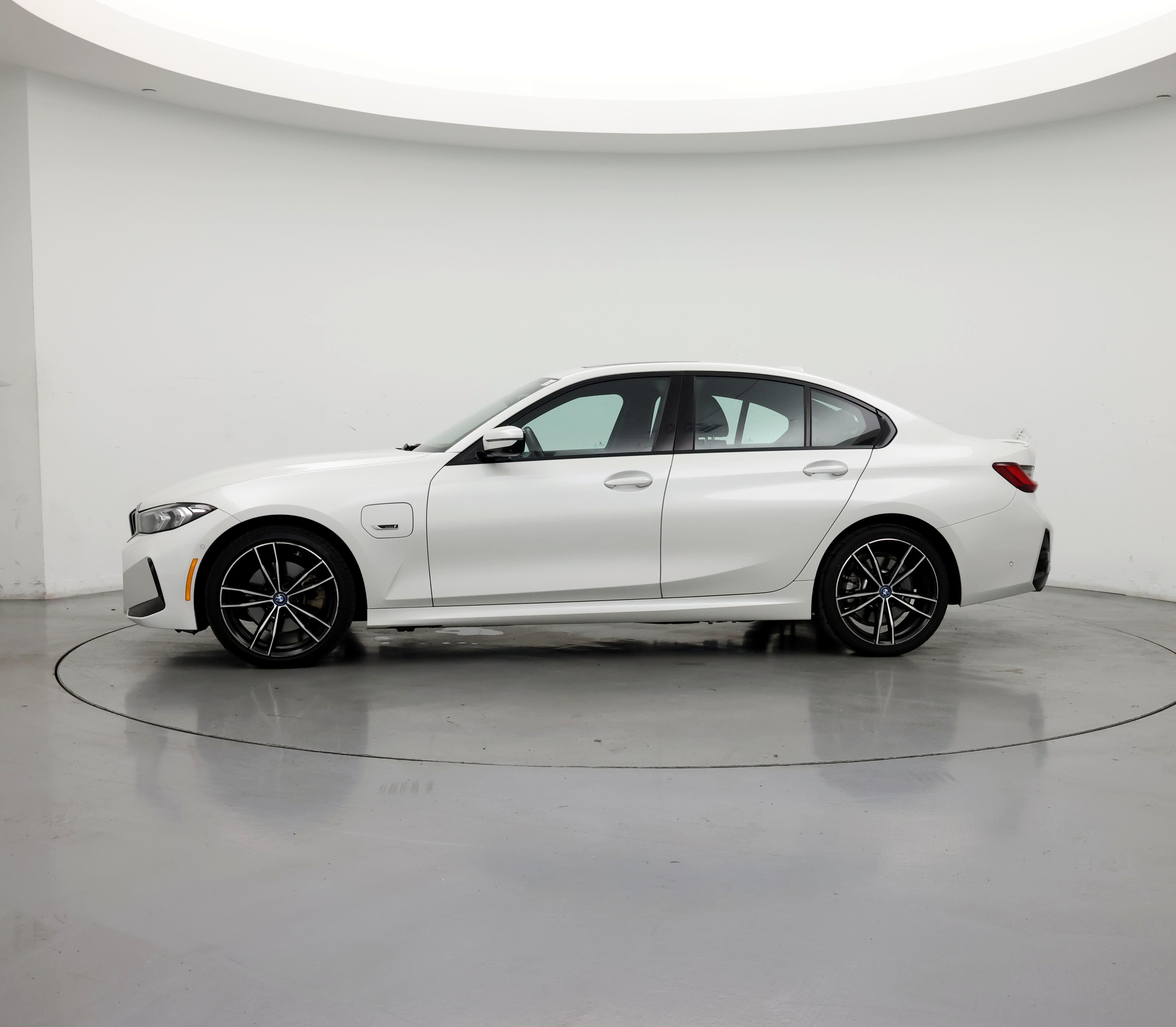 Thumbnail: 2023 BMW 3 Series - 3