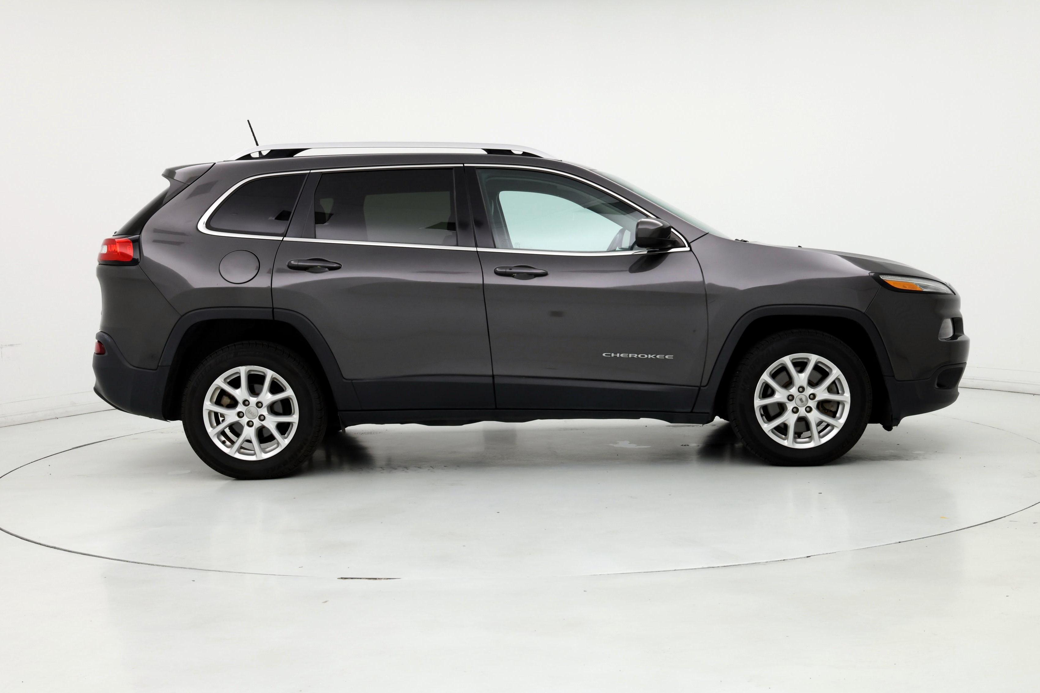 Thumbnail: 2018 Jeep Cherokee - 7