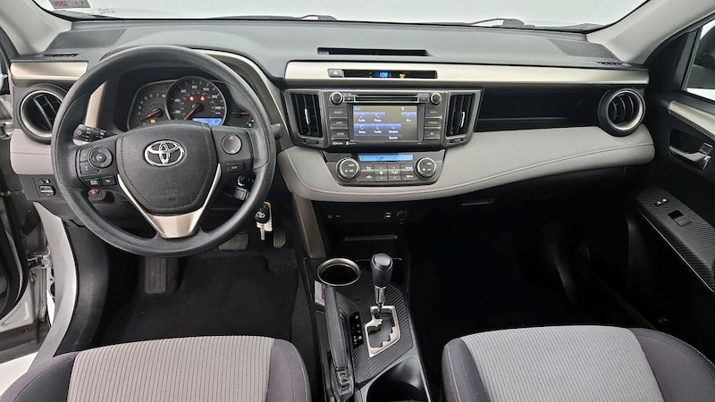 2014 Toyota RAV4 XLE 9