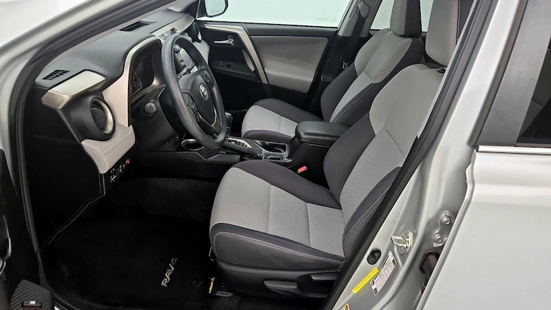 2014 Toyota RAV4 XLE 11