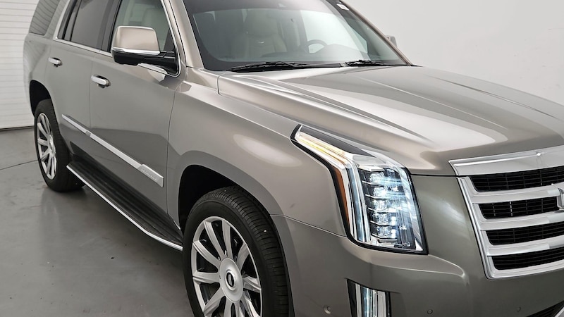 2019 Cadillac Escalade Luxury Hero Image