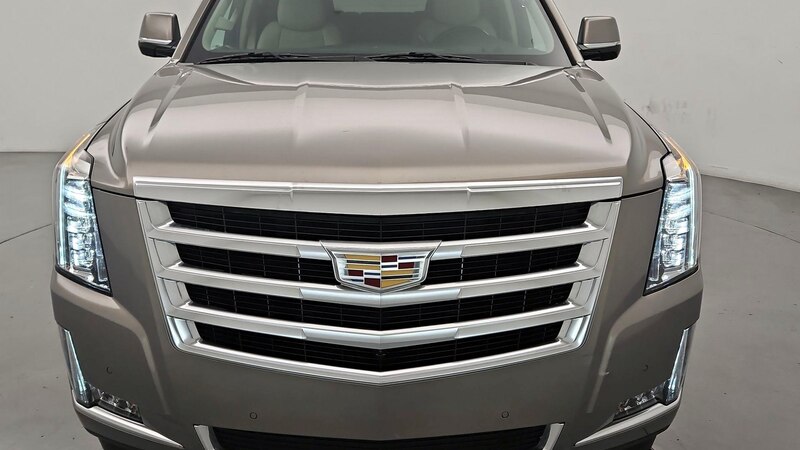 2019 Cadillac Escalade Luxury 2