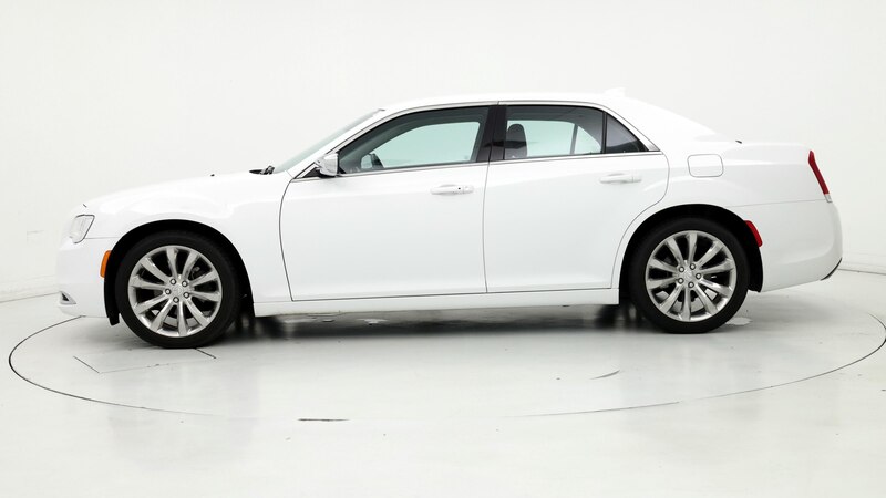 2021 Chrysler 300 Touring 3