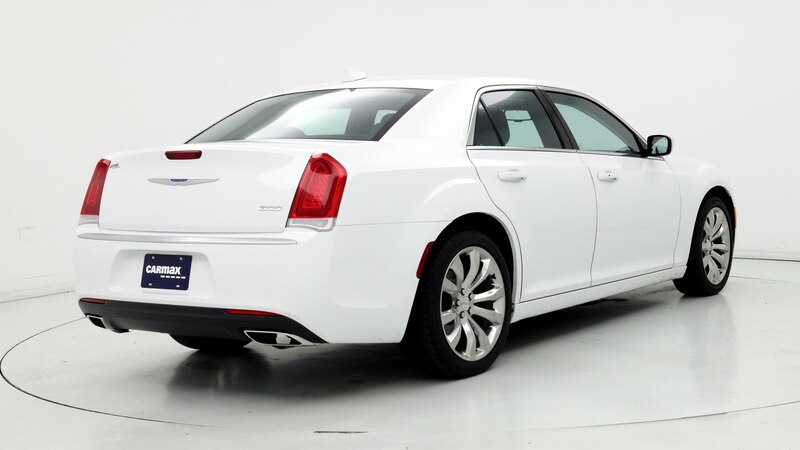 2021 Chrysler 300 Touring 8