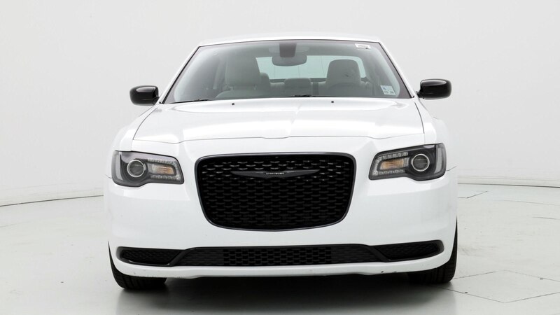 2023 Chrysler 300 Touring 5