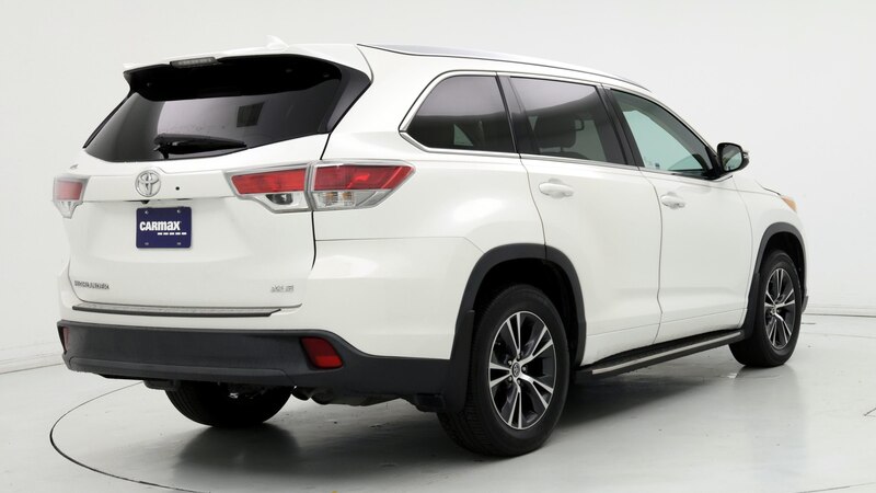 2016 Toyota Highlander XLE 8