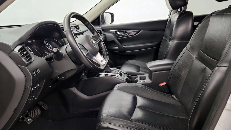 2018 Nissan Rogue SL 11