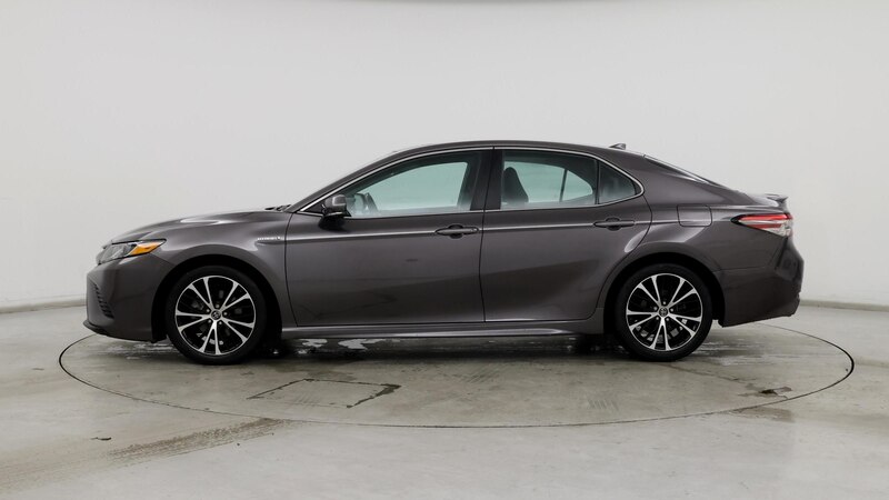 2019 Toyota Camry SE 3