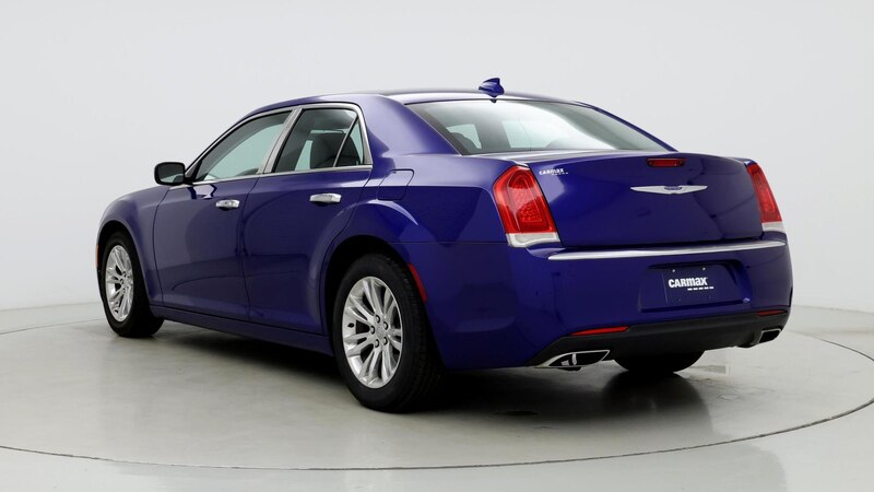 2019 Chrysler 300 Touring 2