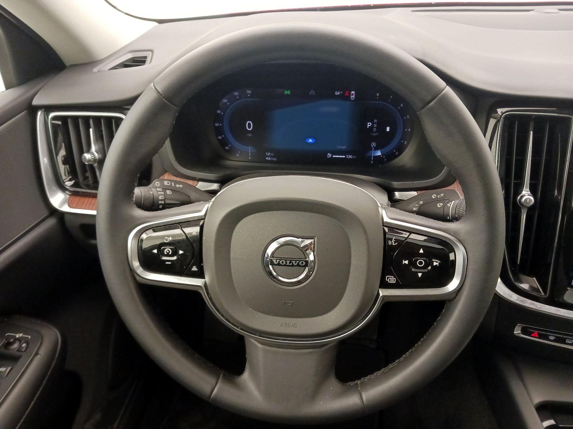 Thumbnail: 2024 Volvo S60 - 10