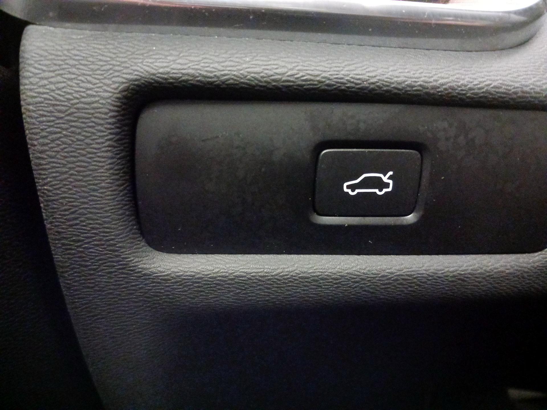 Thumbnail: 2024 Volvo S60 - 13