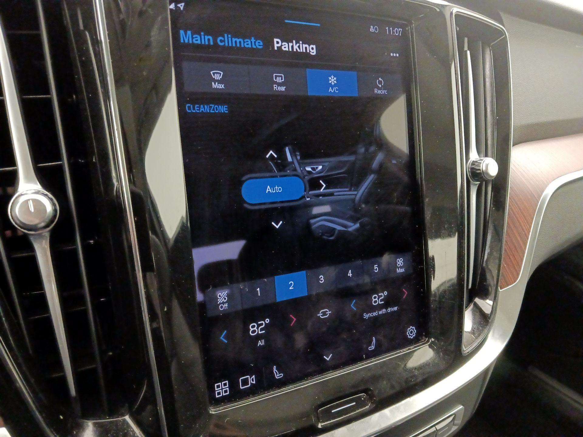 Thumbnail: 2024 Volvo S60 - 17