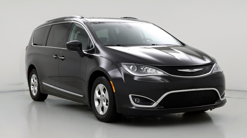 2017 Chrysler Pacifica  Hero Image