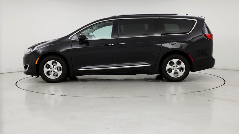 2017 Chrysler Pacifica  3