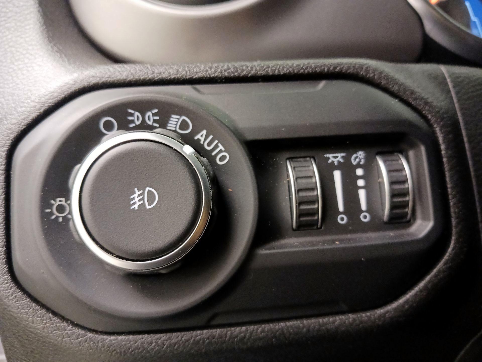 Thumbnail: 2019 Jeep Wrangler - 13