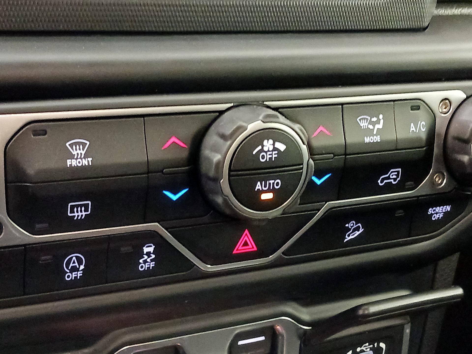 Thumbnail: 2019 Jeep Wrangler - 16