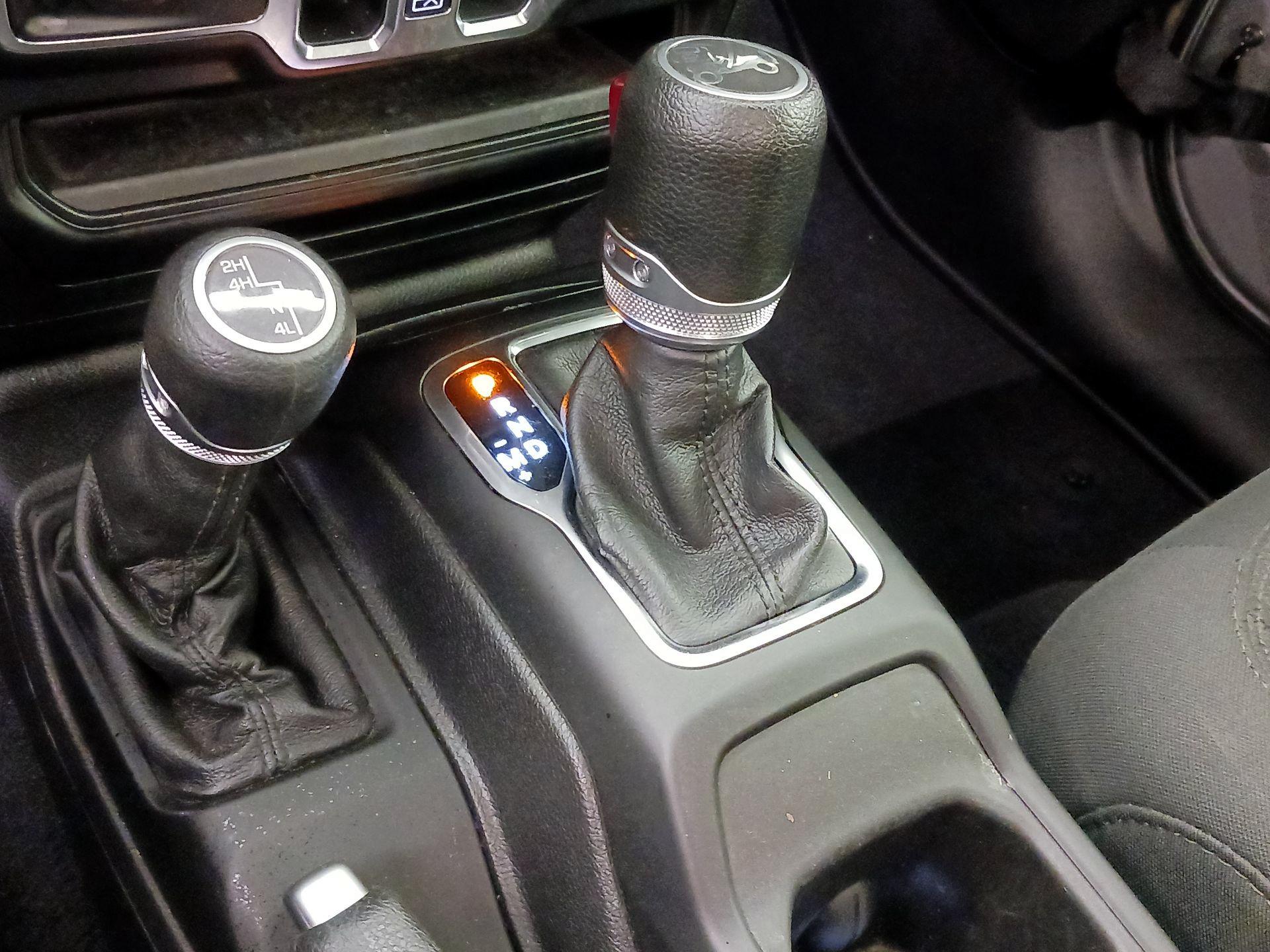 Thumbnail: 2019 Jeep Wrangler - 17