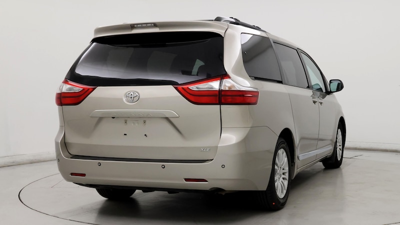 2017 Toyota Sienna XLE 8