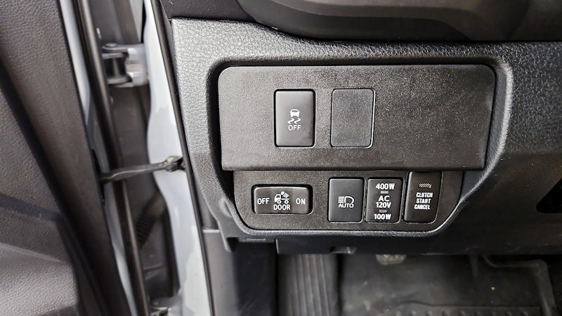 2020 Toyota Tacoma TRD Off-Road 13