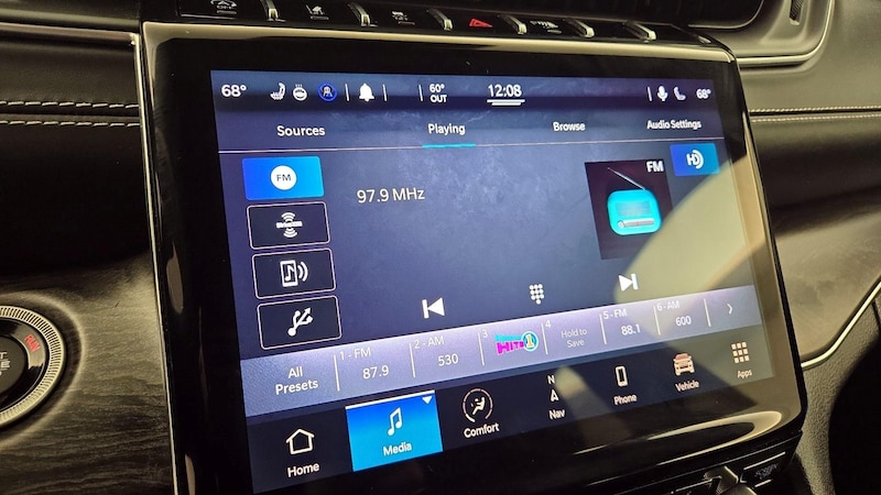 2021 Jeep Grand Cherokee L Overland 16