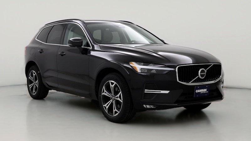 2022 Volvo XC60 B5 Momentum Hero Image