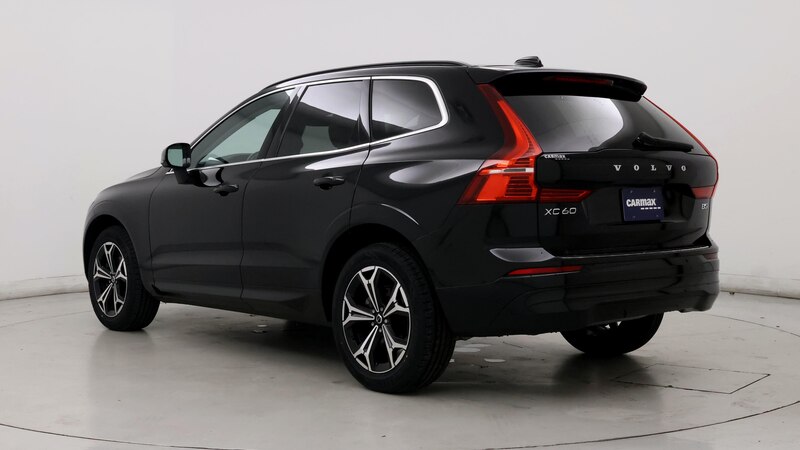 2022 Volvo XC60 B5 Momentum 2