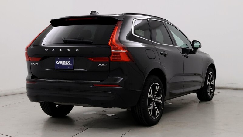 2022 Volvo XC60 B5 Momentum 8