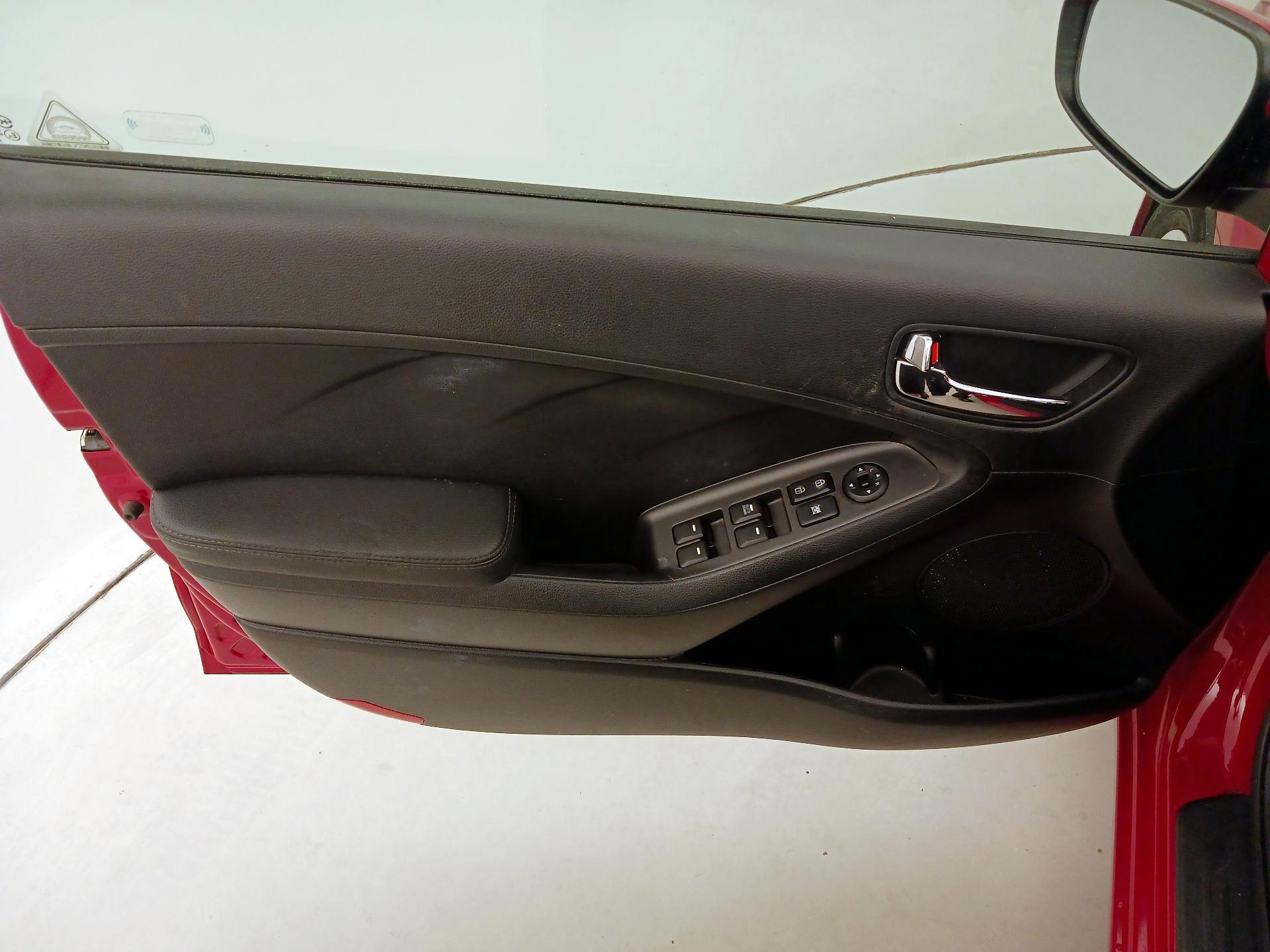Thumbnail: 2016 Kia Forte - 12