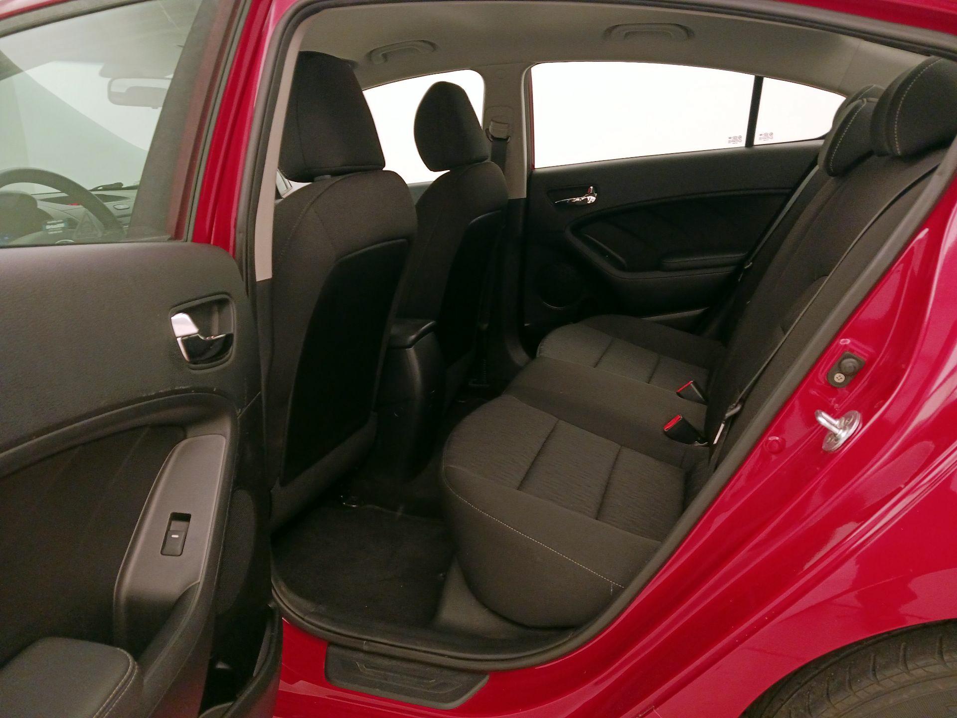 Thumbnail: 2016 Kia Forte - 18