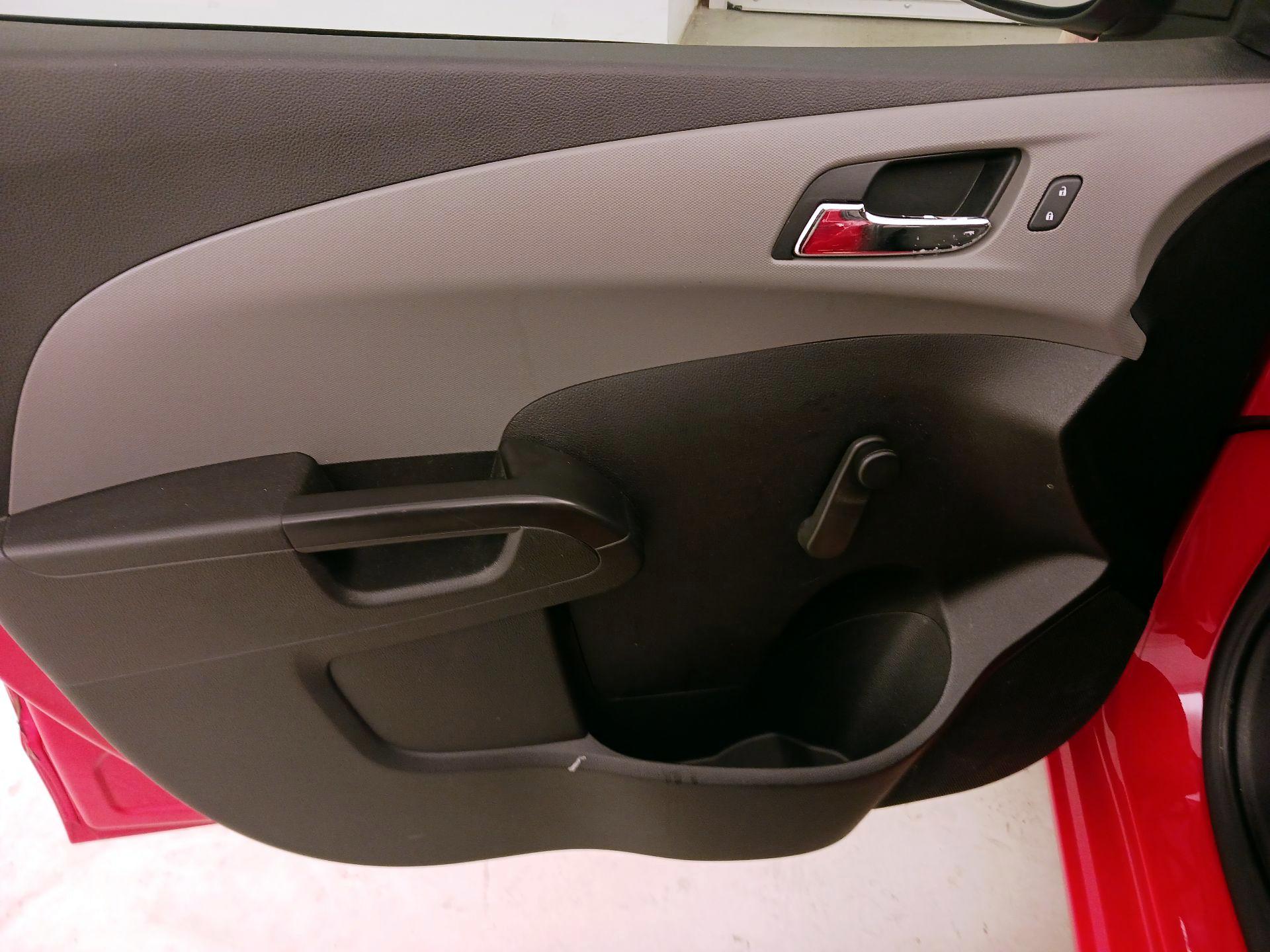 Thumbnail: 2014 Chevrolet Sonic - 12