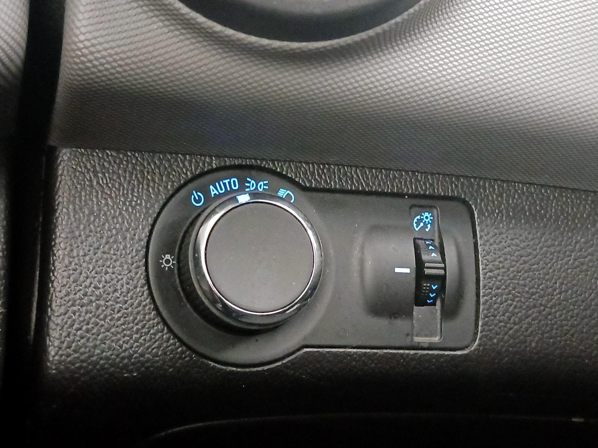 Thumbnail: 2014 Chevrolet Sonic - 13