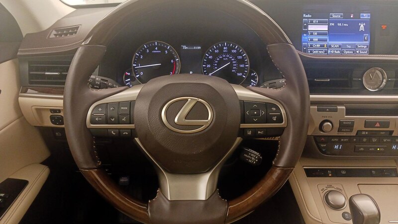 2016 Lexus ES 350 10