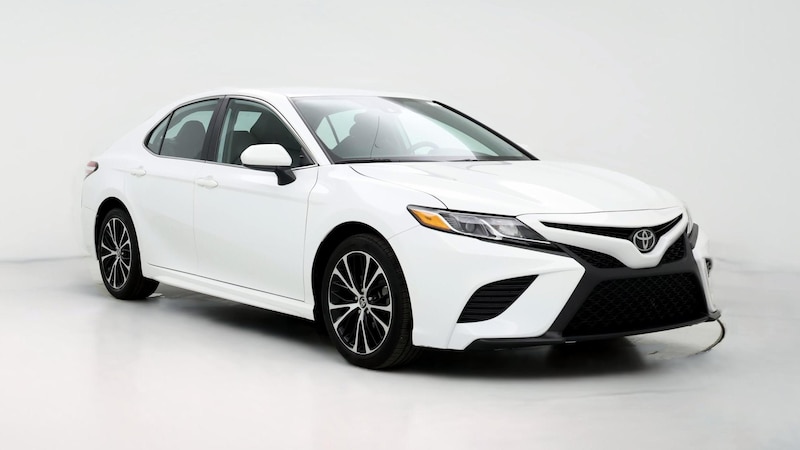 2020 Toyota Camry SE Hero Image