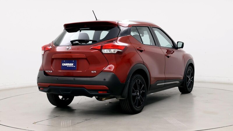 2020 Nissan Kicks SR 8