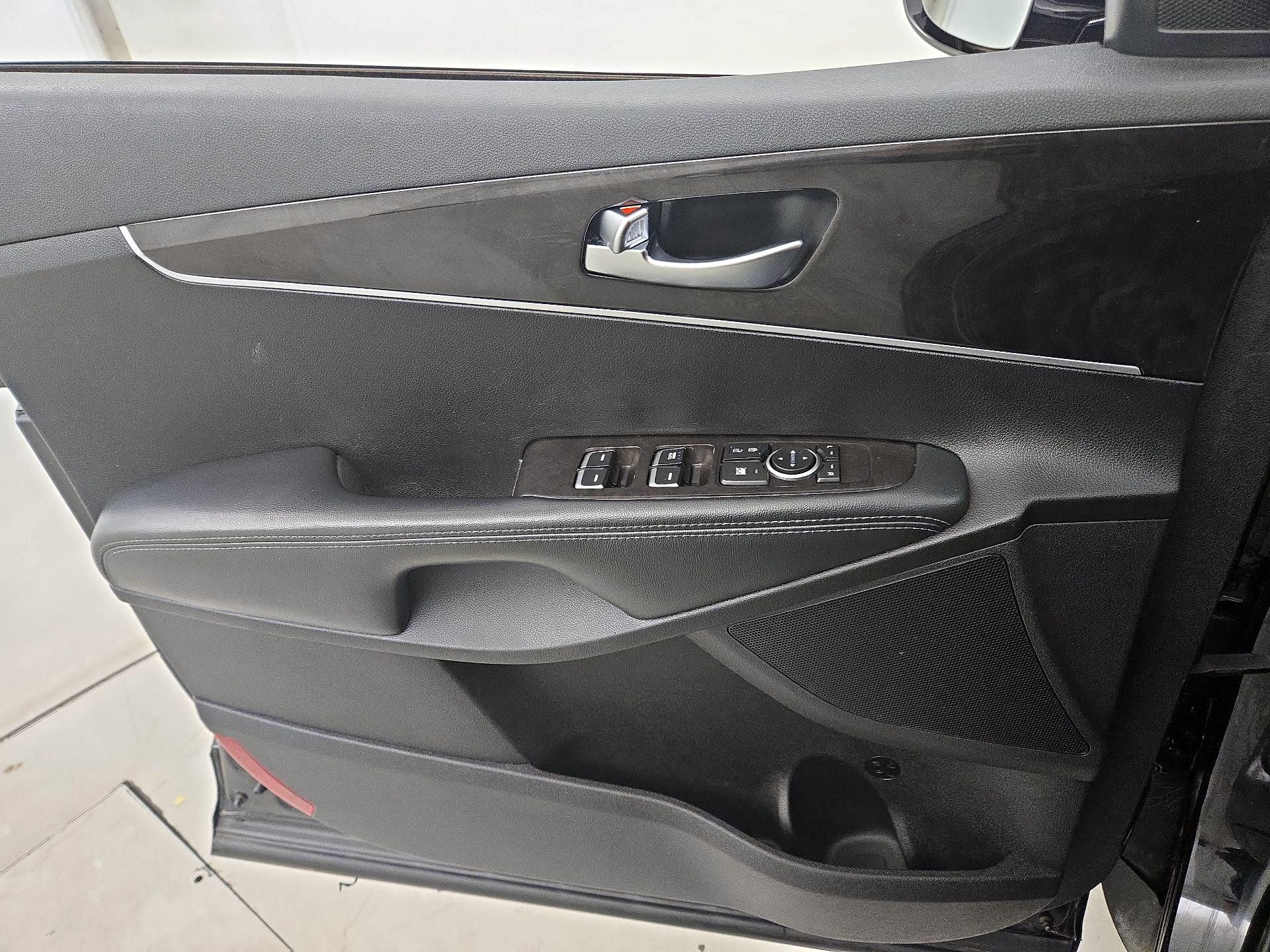 Thumbnail: 2018 Kia Sorento - 12