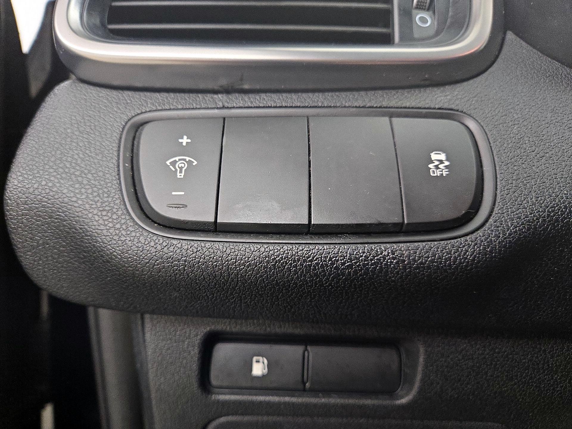 Thumbnail: 2018 Kia Sorento - 13