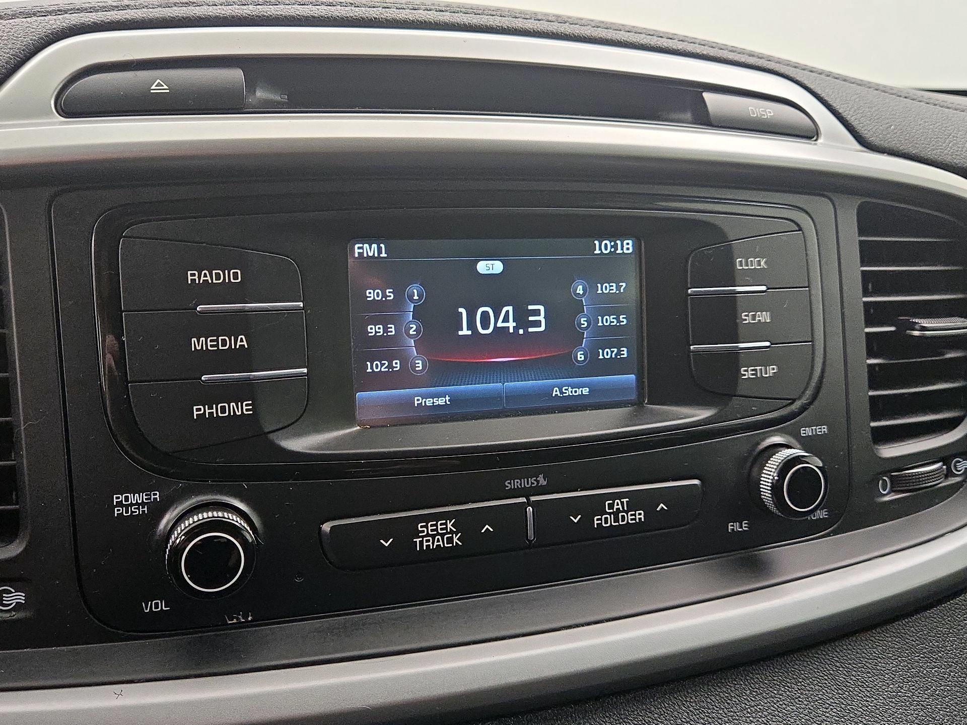 Thumbnail: 2018 Kia Sorento - 15