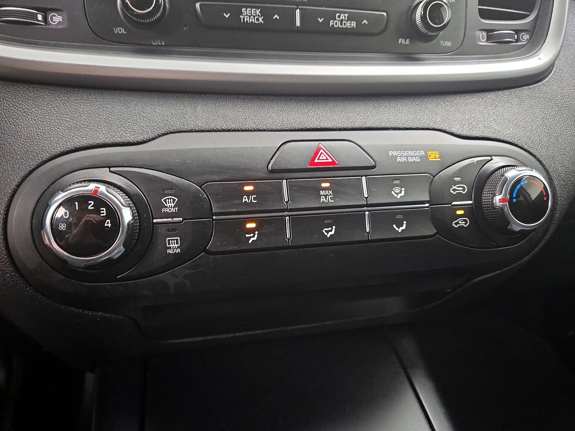 Thumbnail: 2018 Kia Sorento - 16