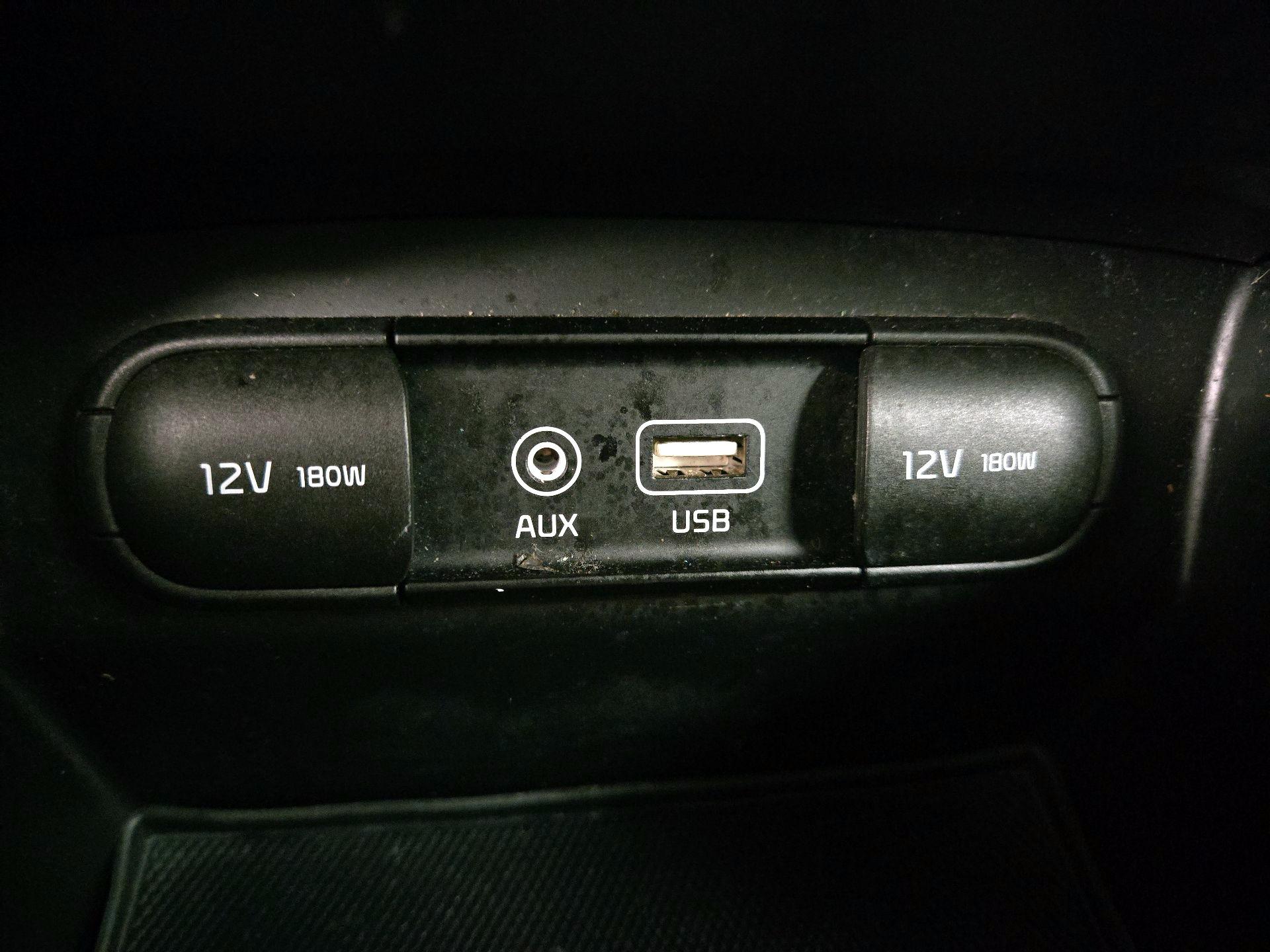 Thumbnail: 2018 Kia Sorento - 18