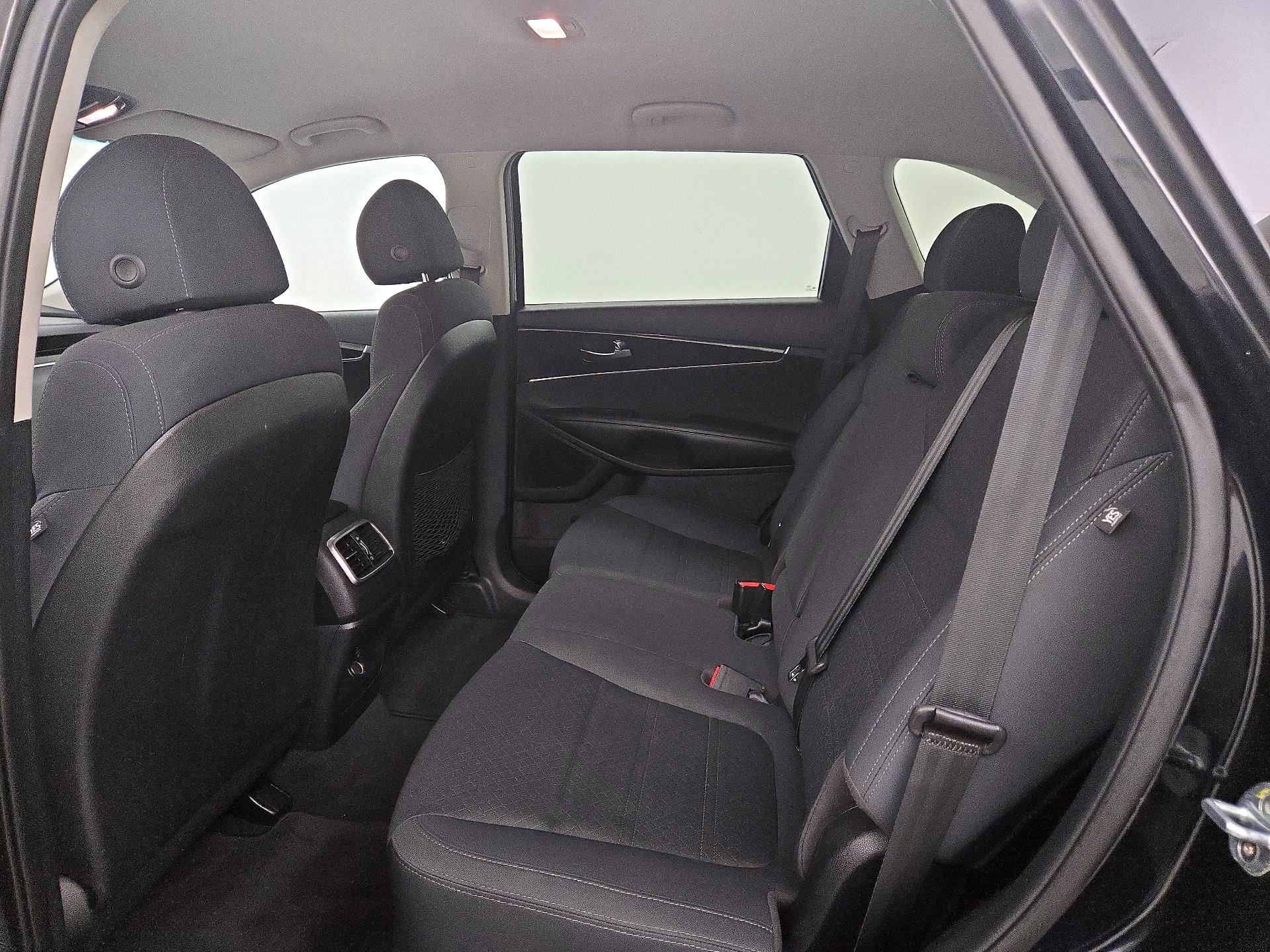 Thumbnail: 2018 Kia Sorento - 19