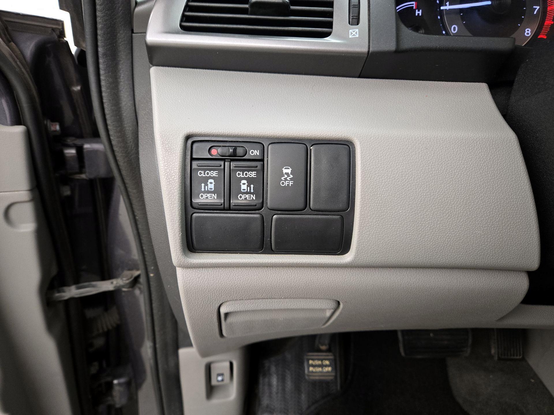 Thumbnail: 2016 Honda Odyssey - 13