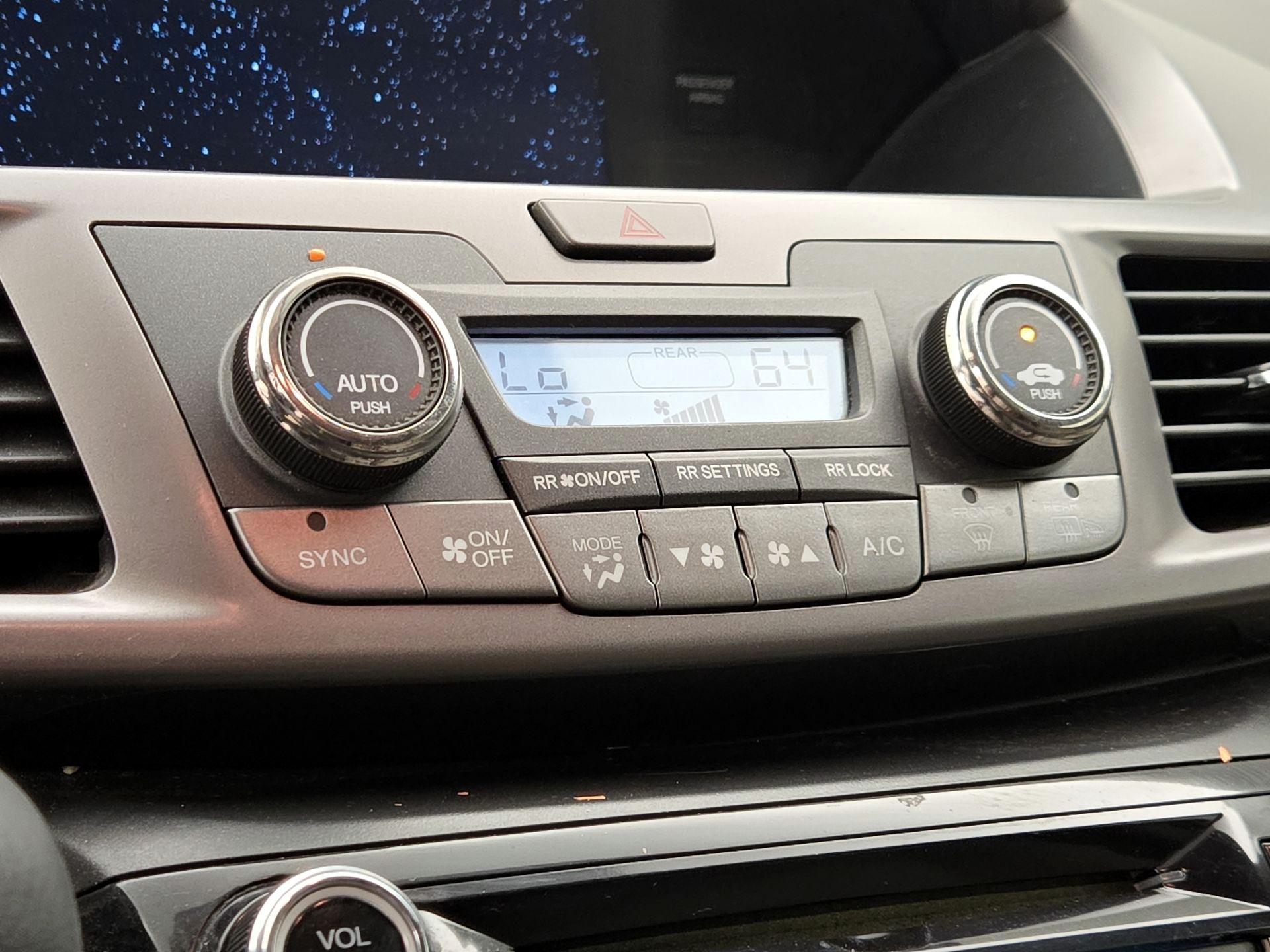 Thumbnail: 2016 Honda Odyssey - 15
